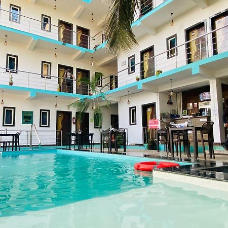 Bsg Stay - Turtle Beach Morjim Goa Exterior foto